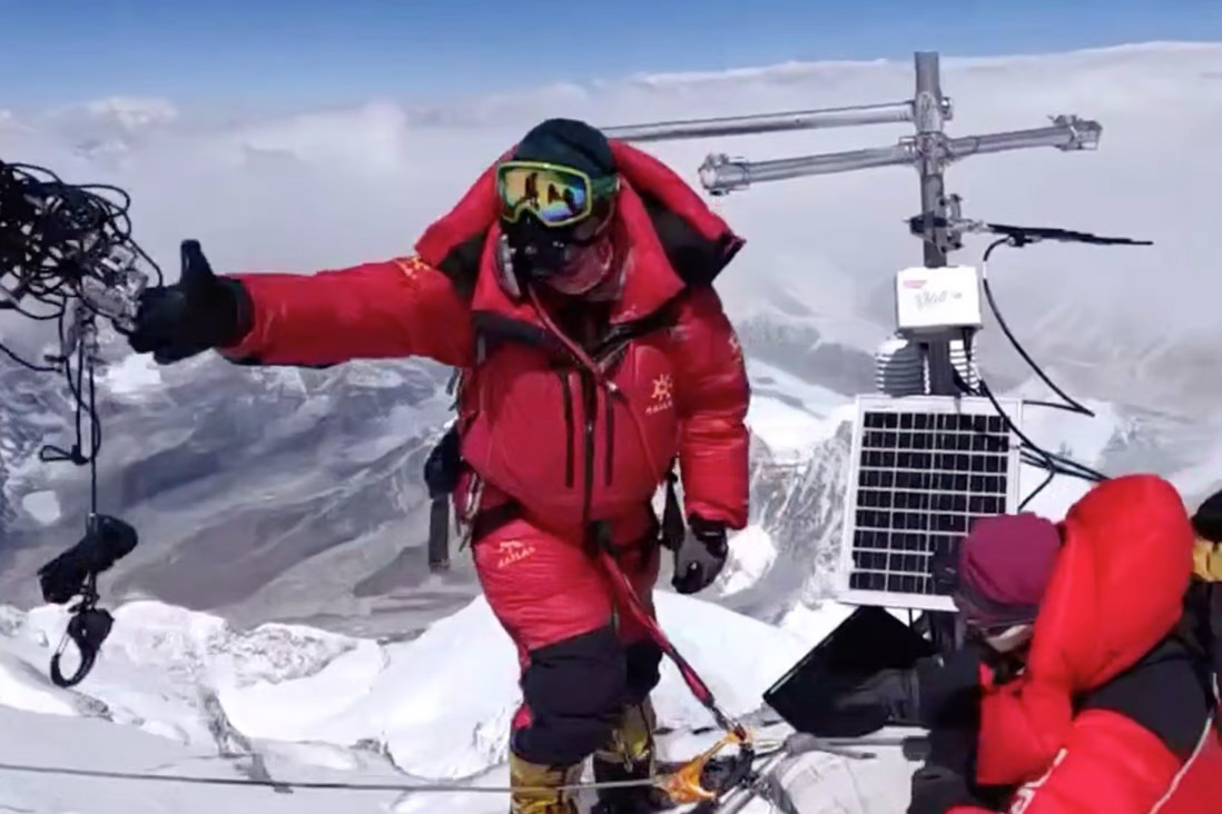 Automatic Weather Station Set Up in Mount Everest