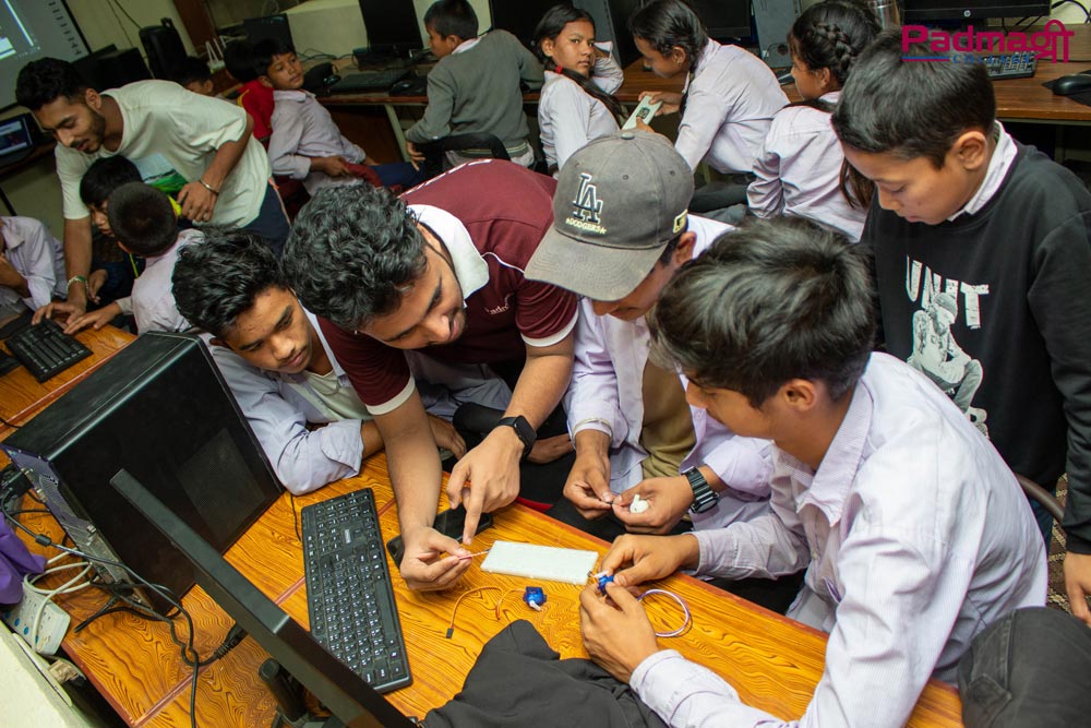 Padmashree College Students Enlighten Community School in Sindhupalchok on AI and IoT