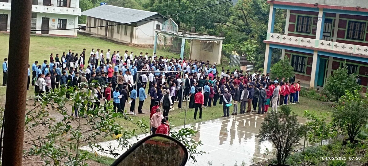 Janahit Secondary School, Chandi, Karikot, Syangja, Building and Students 