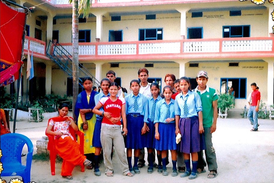 Canal Centre English Boarding Secondary School, Parasi Students 