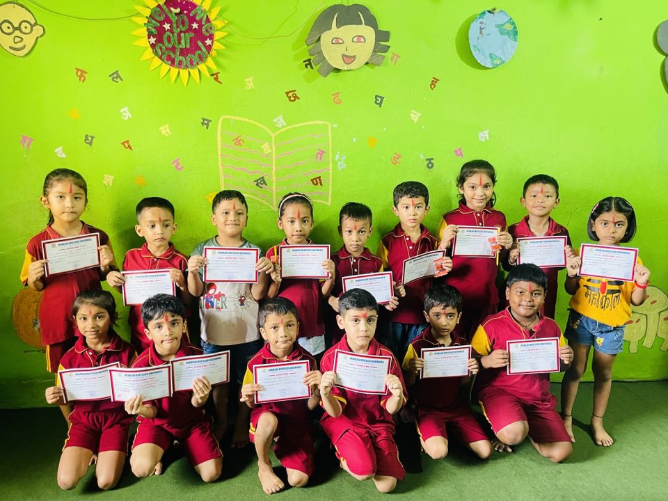 Dreamland Montessori Kinder World, Bhairahawa Certificate Distribution 