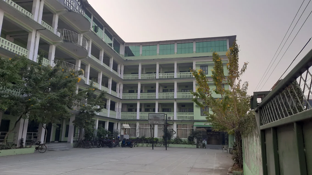Kasturi College of Management Building 