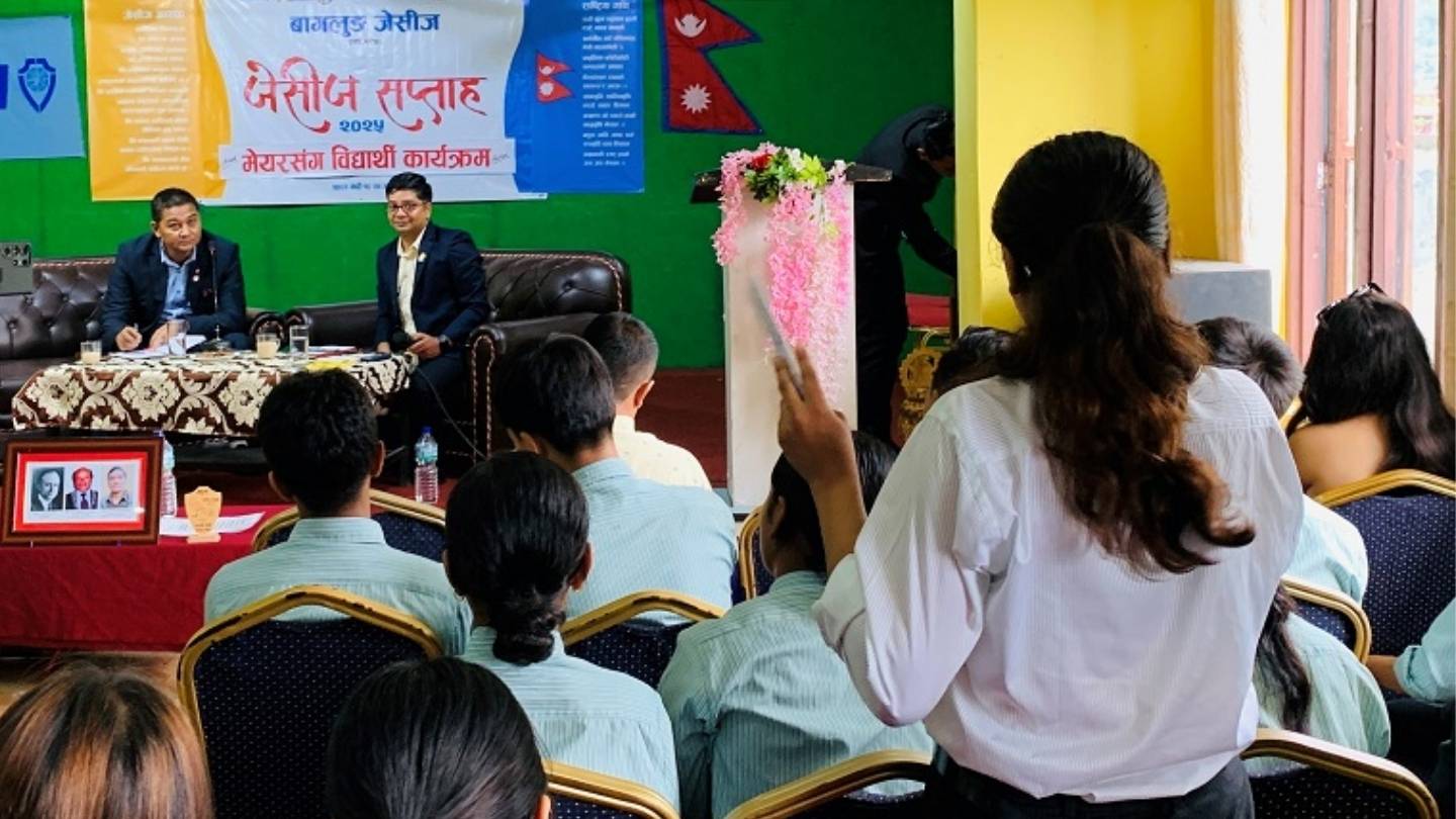 Baglung Students Question Mayor