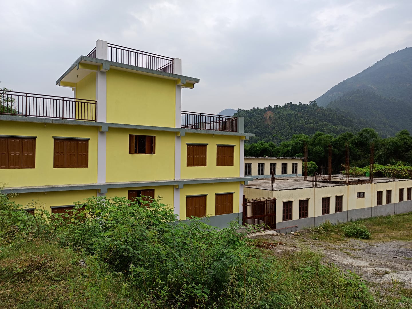 Maharshi Ved Vyas Sanskrit Madhyamik Vidyalaya, Tanahun, Building