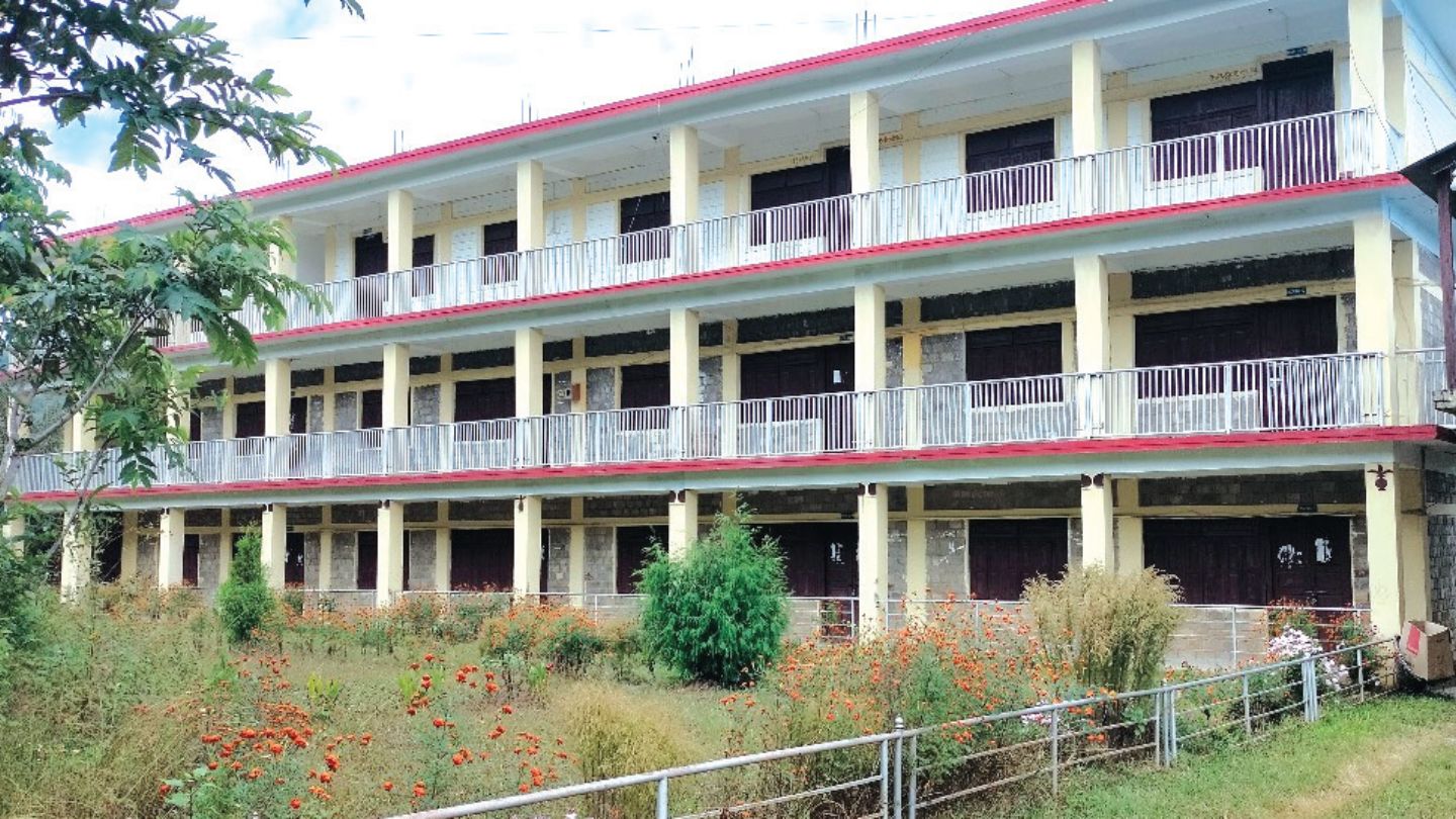 Dronachal Multiple Campus, Dullu, Dailekh, Building