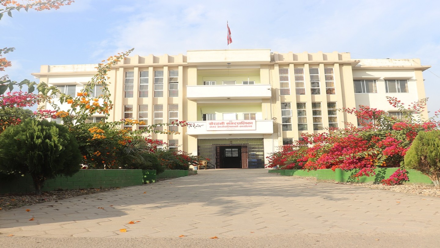 Khairahani Municipality, Chitwan, Building